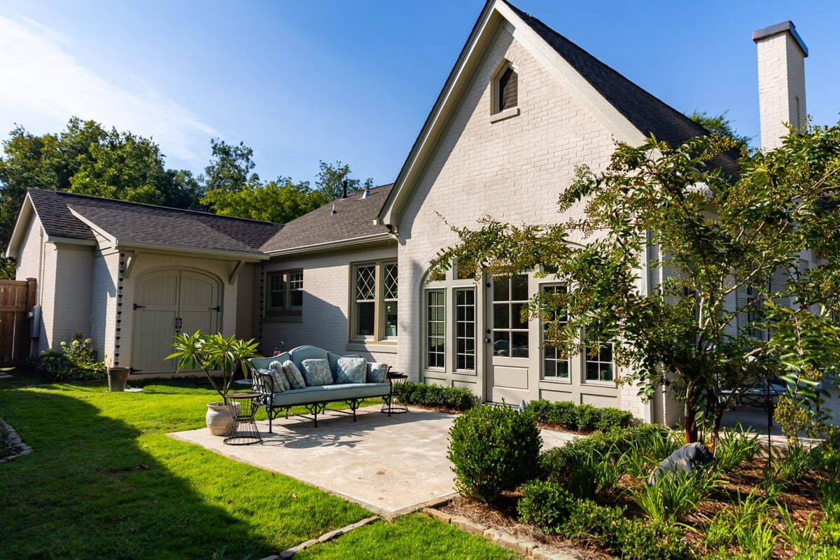 nice lawn house and planting beds pest control plant health care