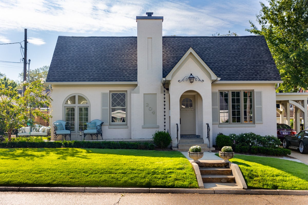 nice lawn pest control house foundation planting beds plant health care