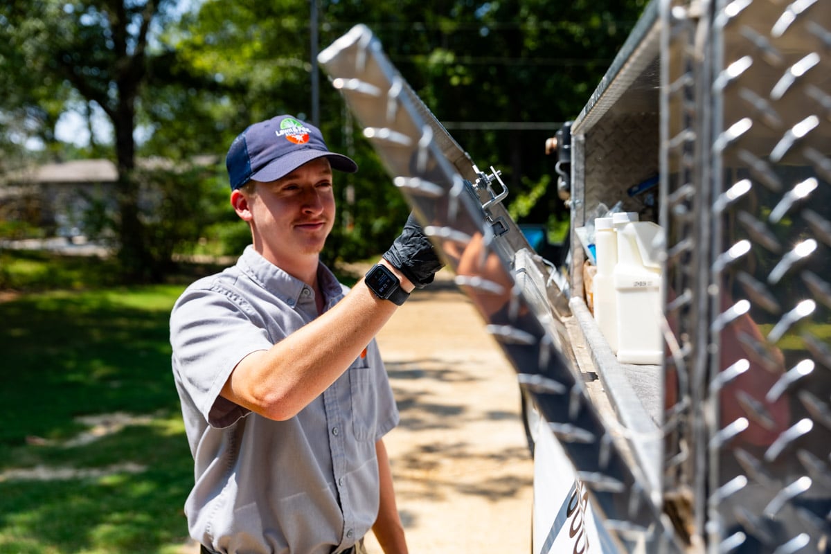 pest control technician truck 2